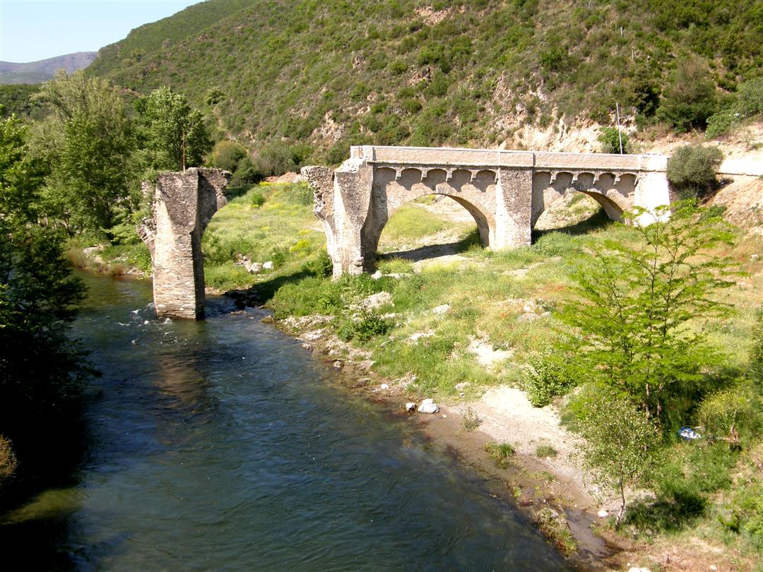 Ponte Novo entre Bastia et Corte  - Domaine de Bagheera, naturisme corse