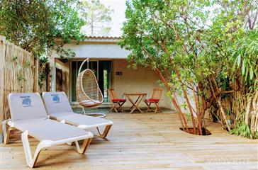 Location de vacances naturistes 4 étoiles à Bravone : camping, mini-villas, villas, chalets, lodges mobile homes - Domaine de Bagheera Corsica