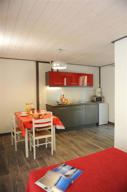 hébergement, studio dans camping naturiste corse