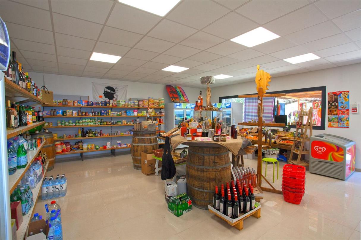 Epicerie du camping de Bagheera - Camping naturiste 4 étoiles au sud de Bastia