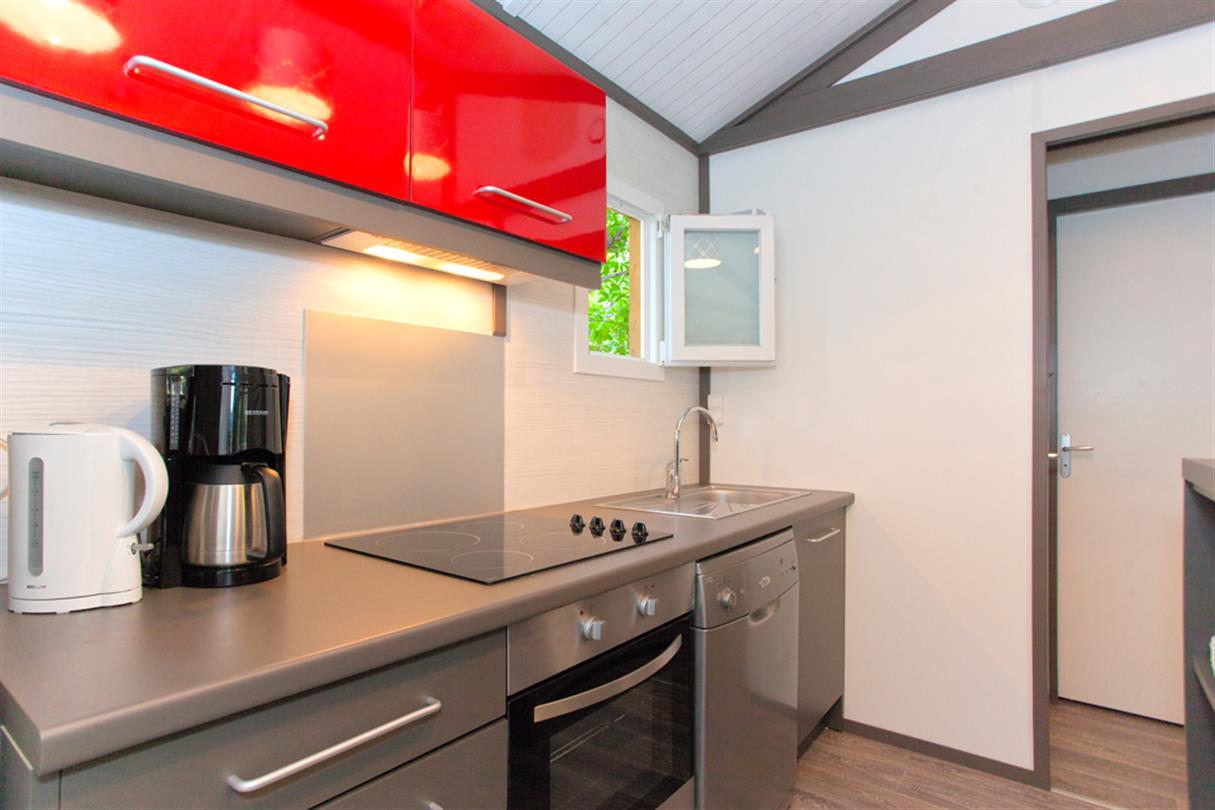 Camping naturiste Corse - Chalet avec cuisine équipée dans un domaine naturiste en Corse
