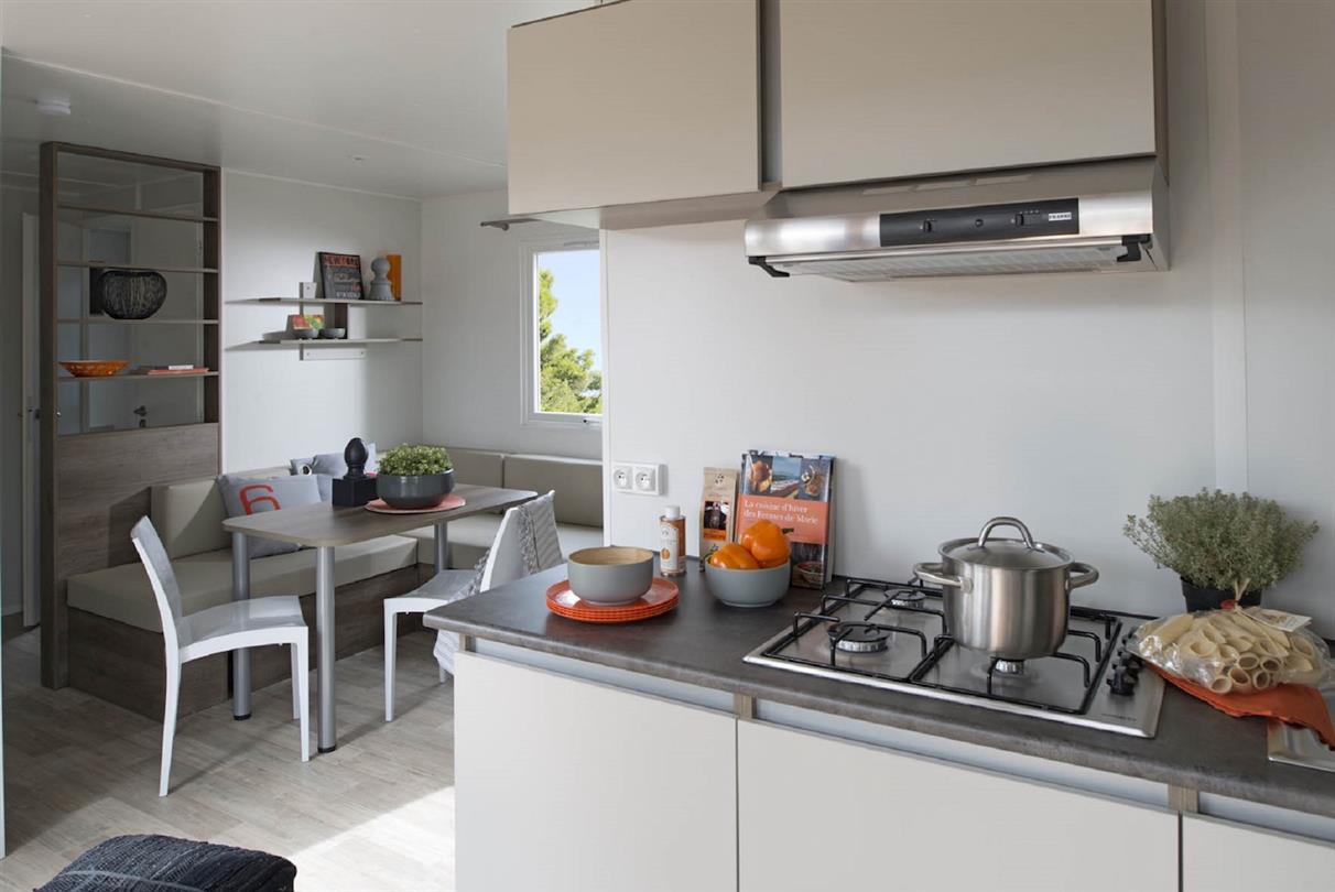 Mobil home 3 chambres vue mer - Camping naturiste Corse