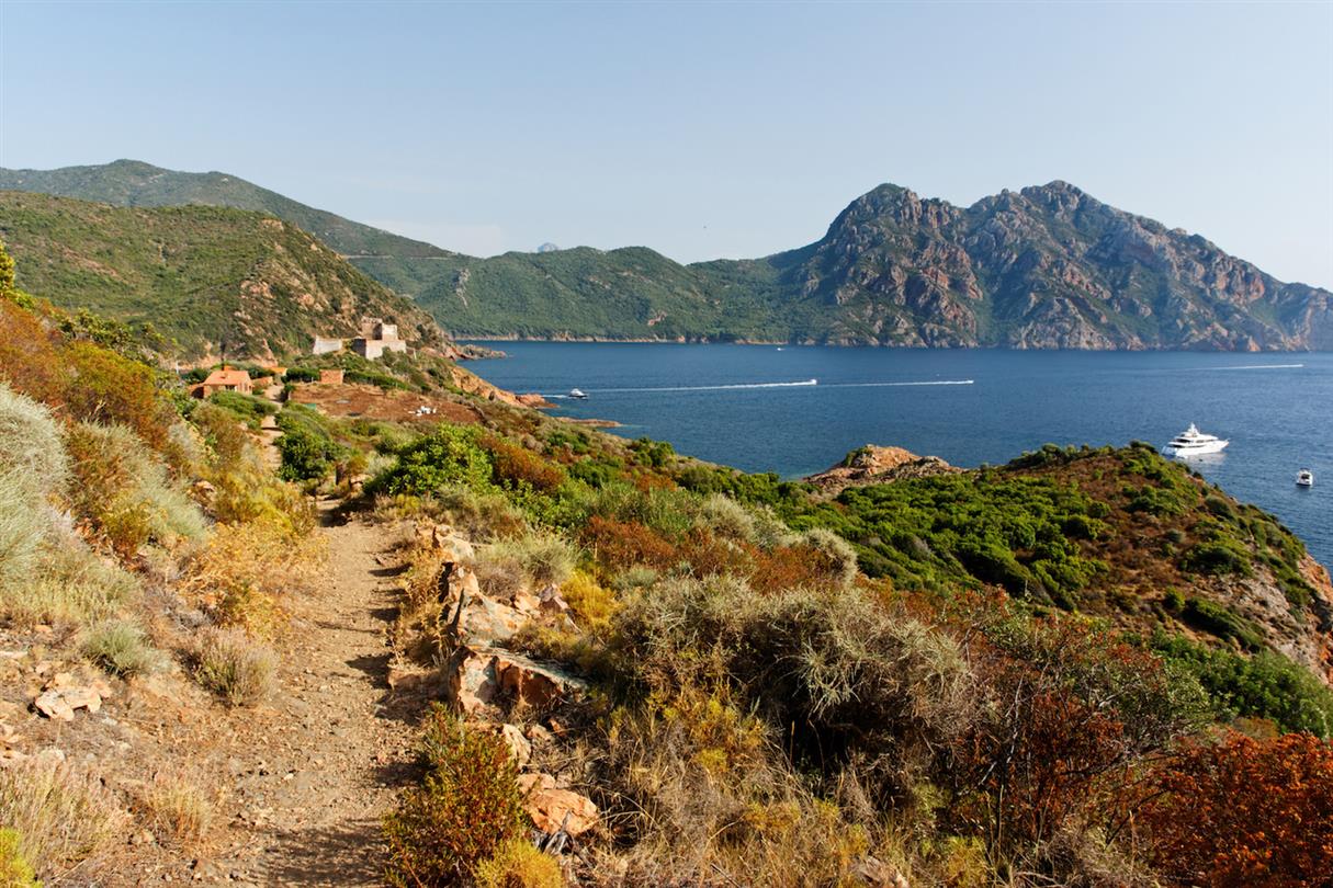 Vacances naturistes en Corse - camping naturiste corse