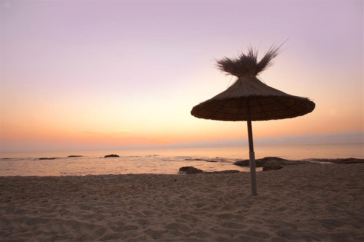Camping avec plage naturiste Corse, sejour nudiste en residence de vacances bord de mer - Domaine de Bagheera