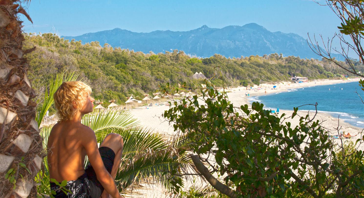 Plage naturiste Corse du village vacances, une des plus grandes plages naturistes de France - Domaine de Bagheera