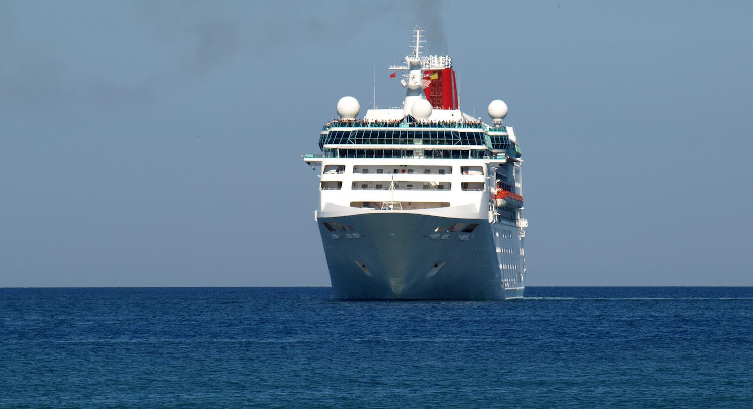 Ferry Corse - arrivée par bateau au camping 4 etoiles de Bagheera