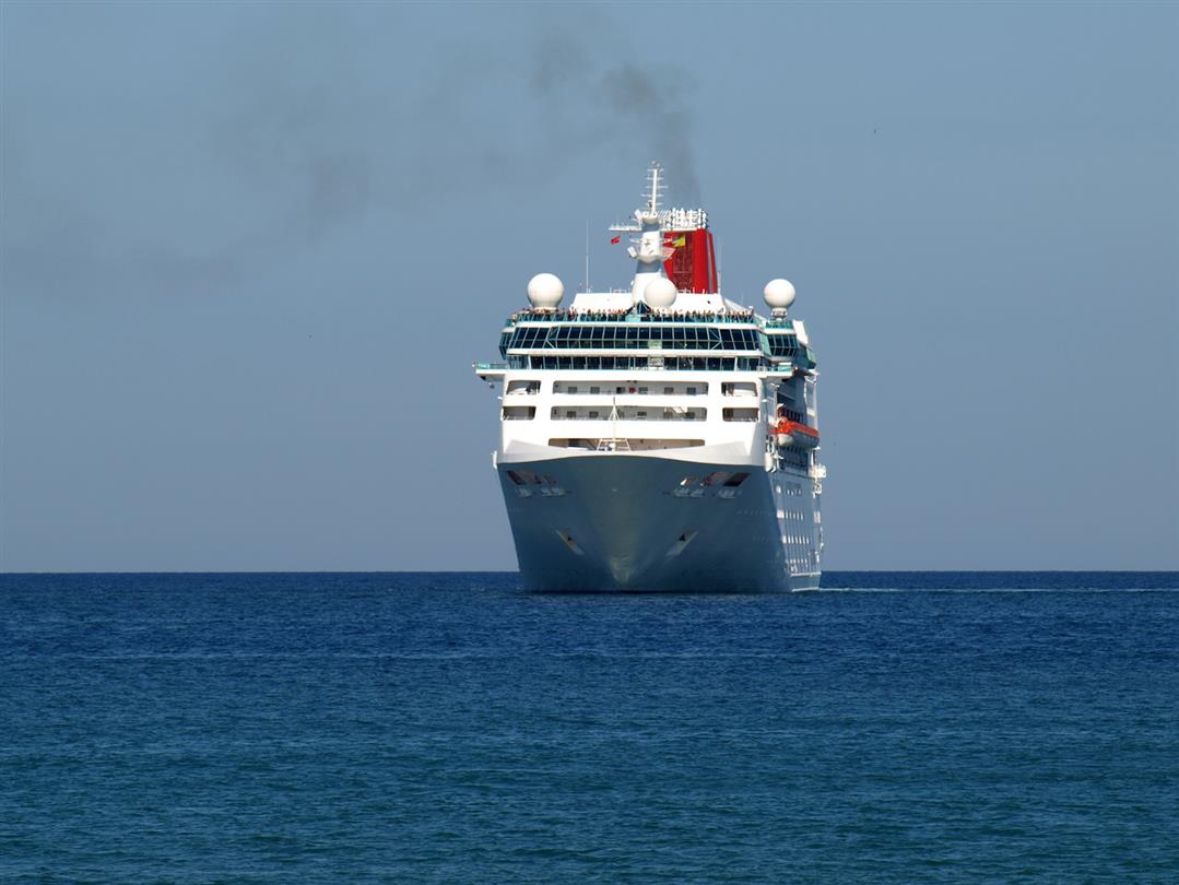 Ferry Corse - arrivée par bateau au camping 4 etoiles de Bagheera