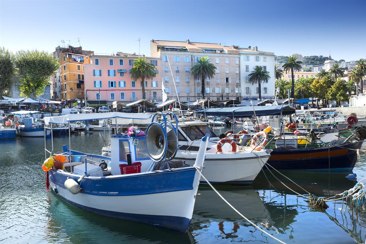 Ajaccio proche Domaine de Bagheera, camping naturiste corse 