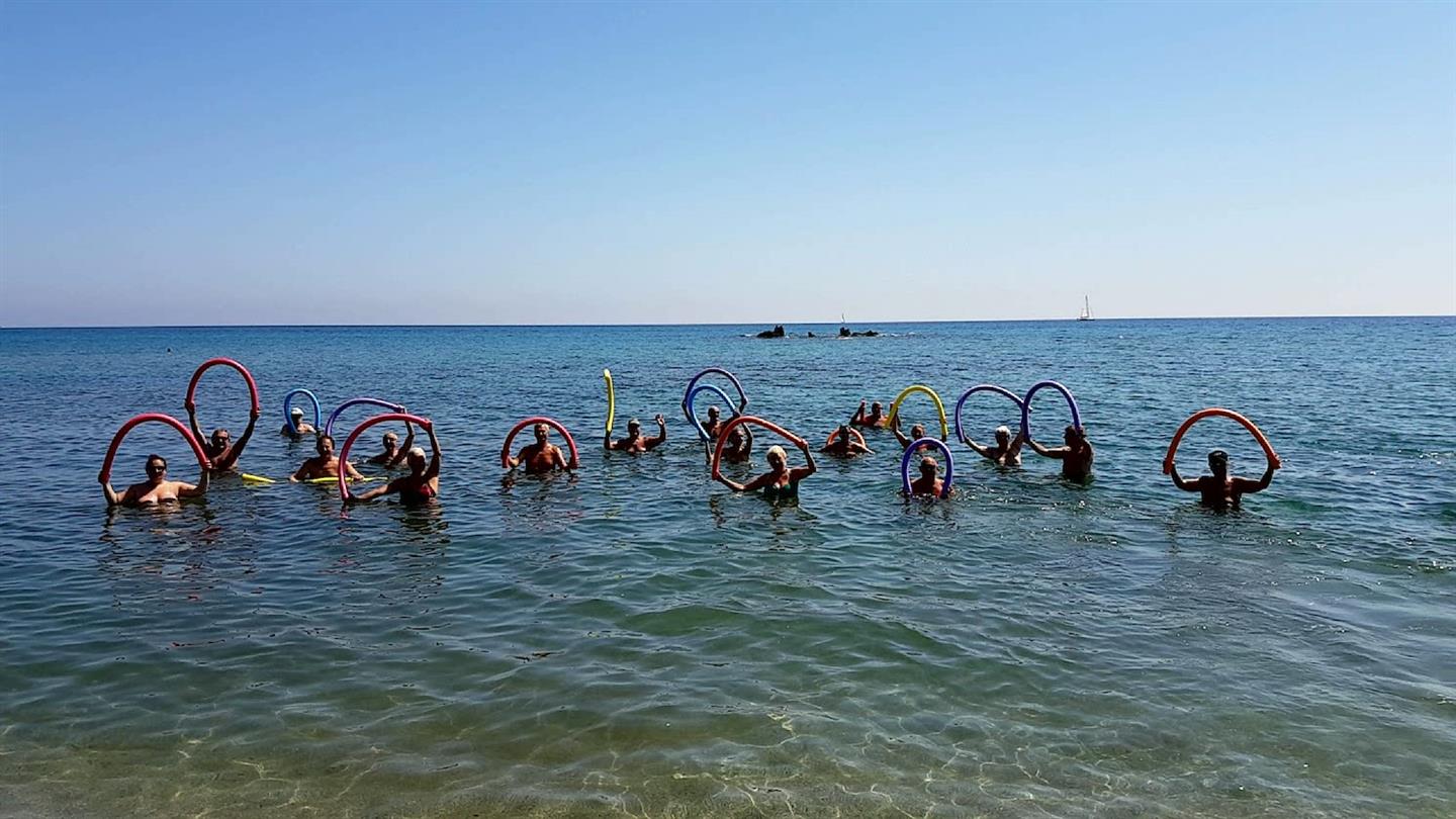 Aquagym au camping naturiste corse, 4 étoiles Bagheera a proximité des plages naturistes de Corse