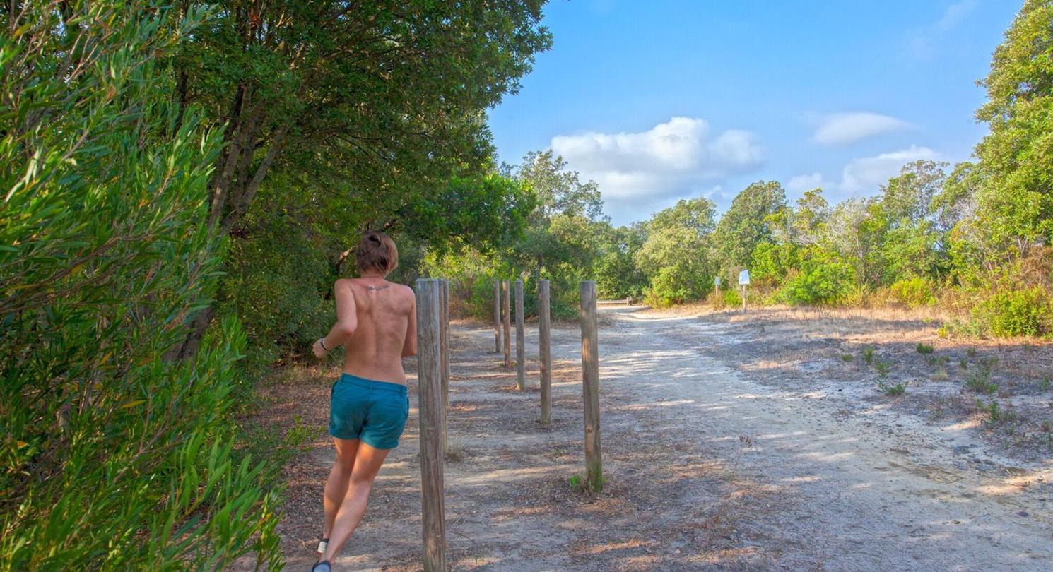 Parcours de santé à Bagheera, camping naturiste en corse 