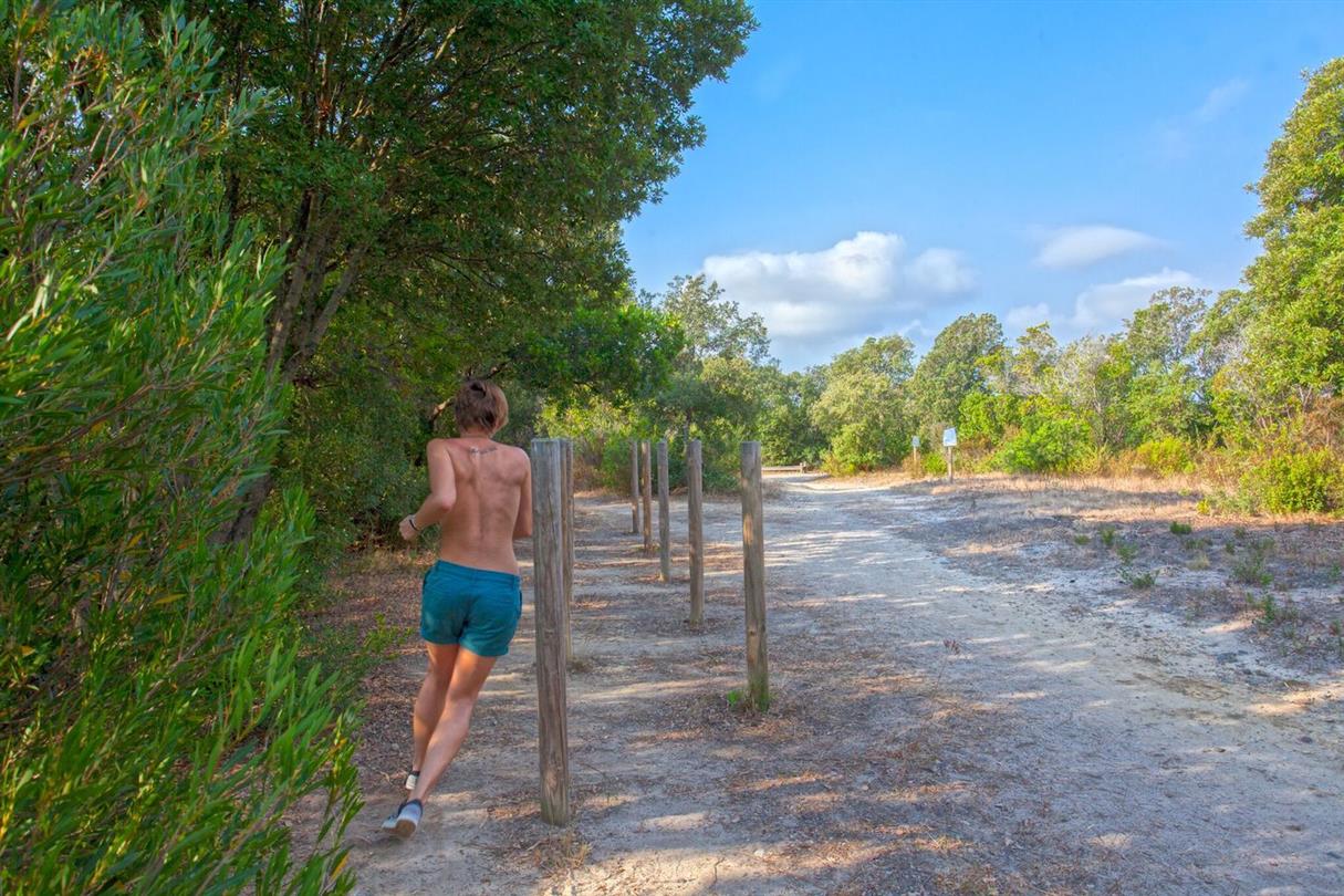 Parcours de santé à Bagheera, camping naturiste en corse 