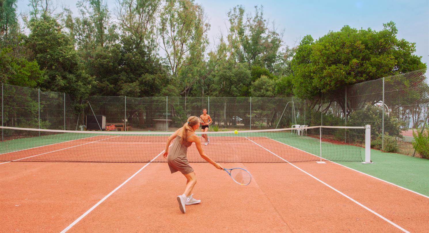 Location de court de tennis à Bagheera, naturisme corse 