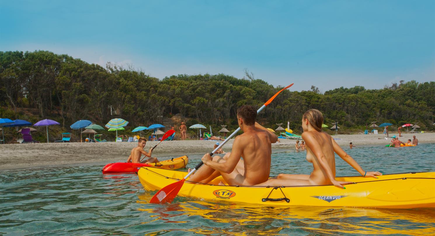 Location de Kayaks à Bagheera, camping naturiste corse 