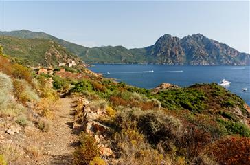 Excursions et randonnées en bord de mer en séjour naturiste Corse - vacances naturistes corse Domaine de Bagheera