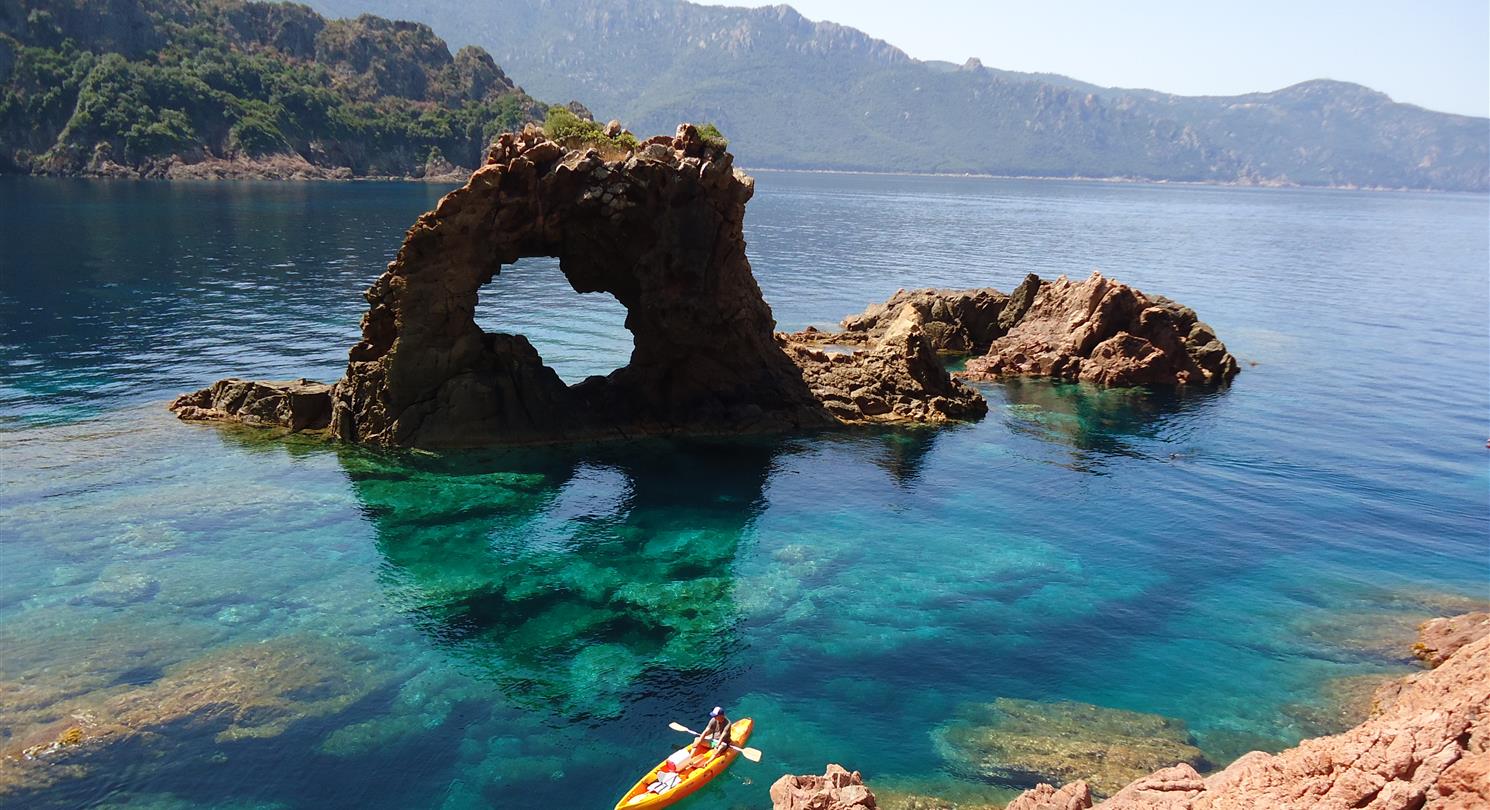 Arche de Porto en Corse du Sud - Domaine de Bagheera, camping naturiste corse