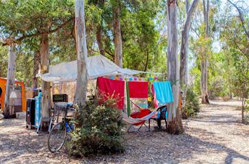 Emplacements tentes vue mer en camping naturiste 4 etoiles proche Aleria
