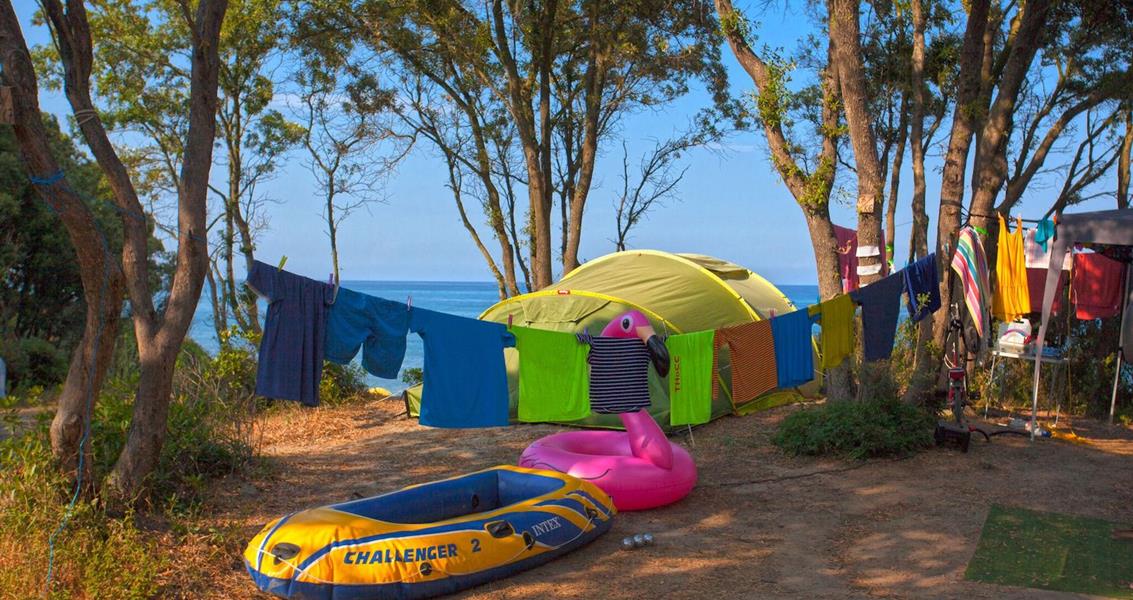 Domaine naturiste emplacements tentes vue mer au sud de Bastia