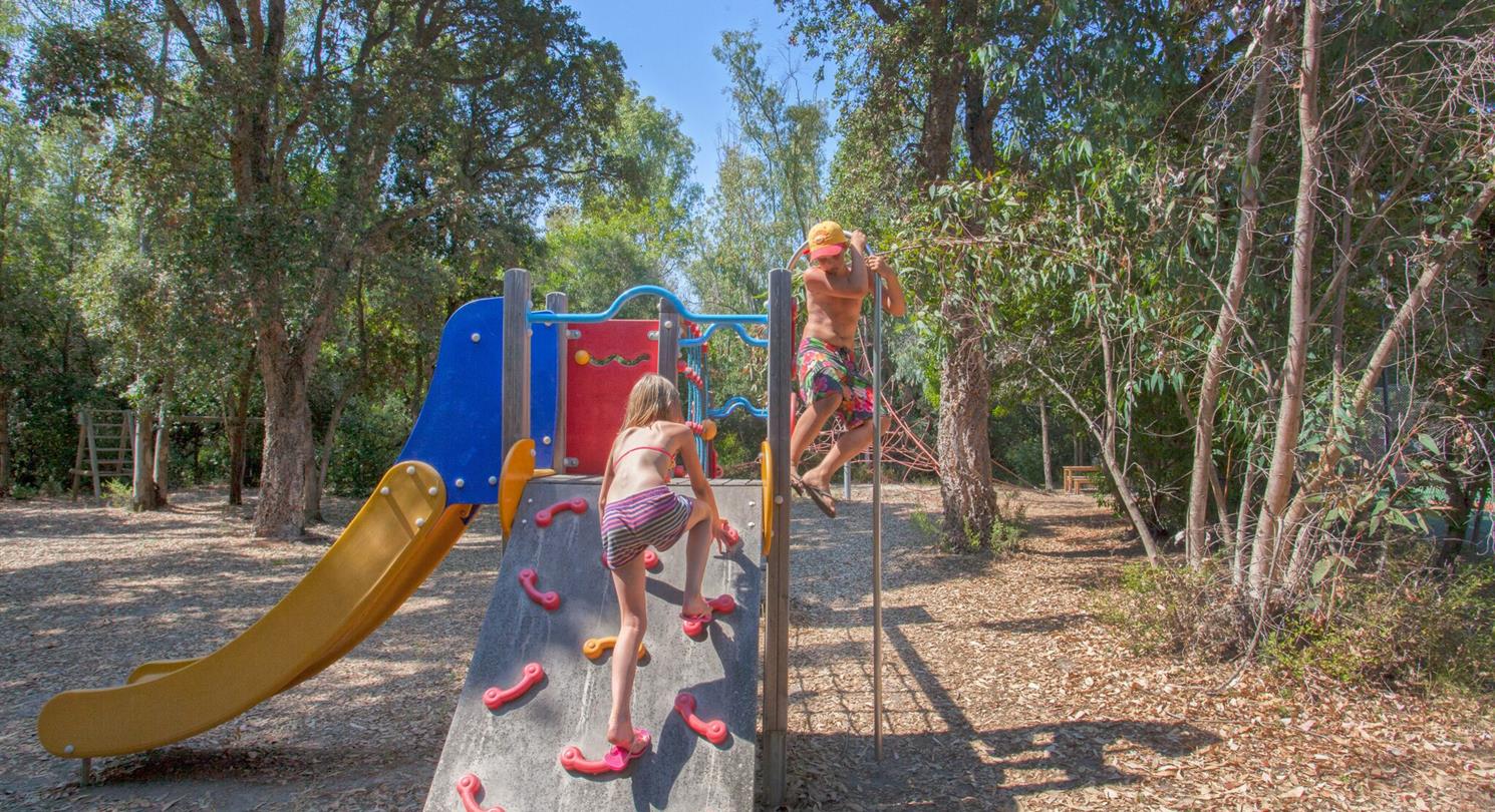 Aire de Jeux de Bagheera, vacances naturistes en corse 