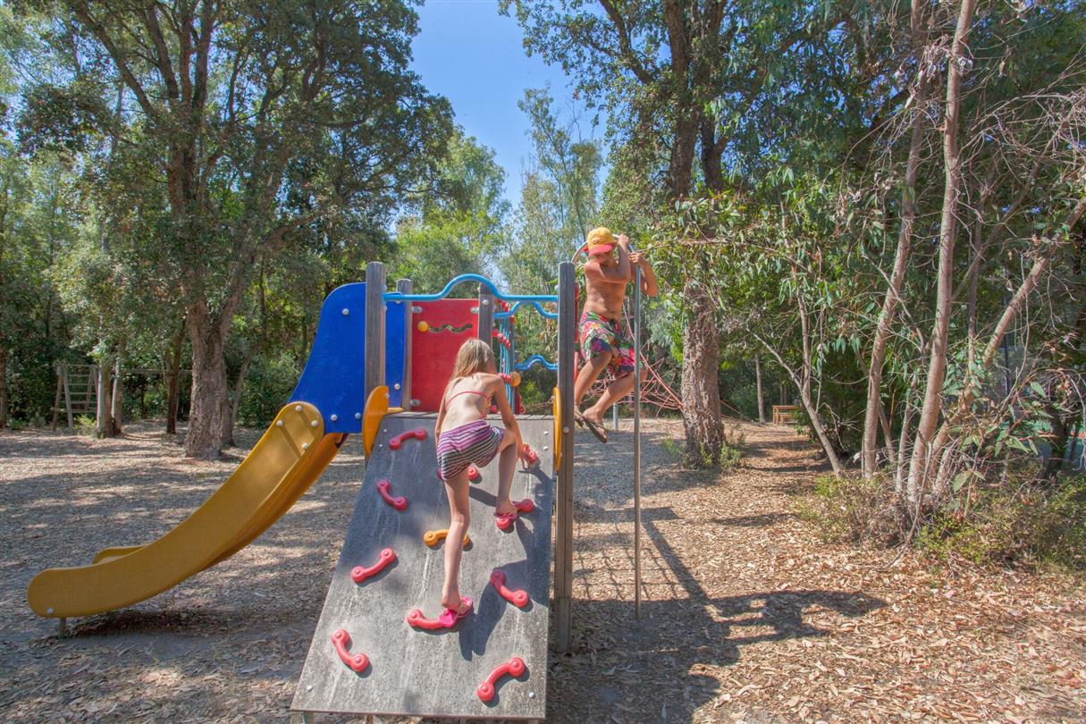 Aire de Jeux de Bagheera, vacances naturistes en corse 