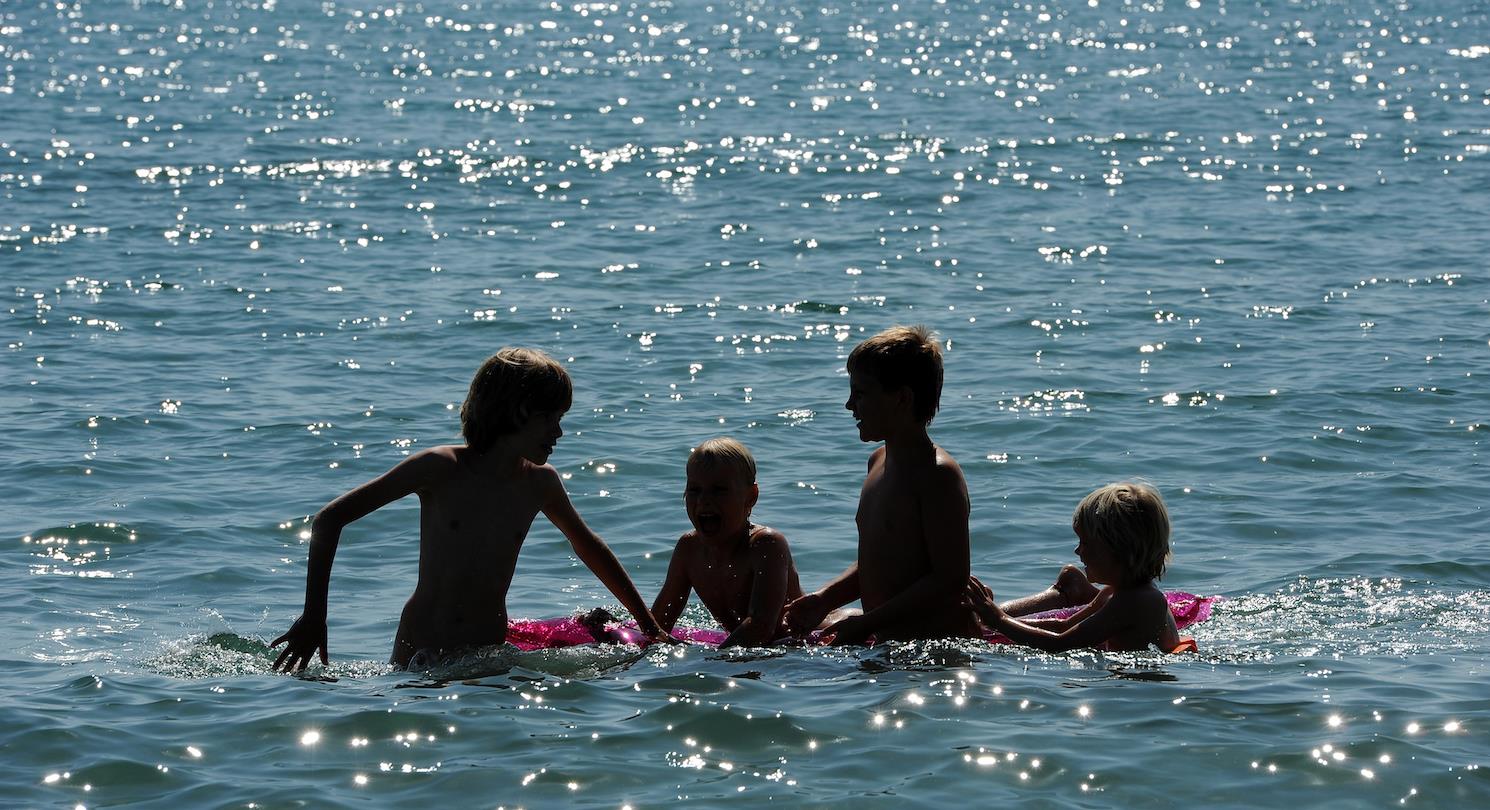 Baignade au Camping naturiste corse  - Domaine de Bagheera 