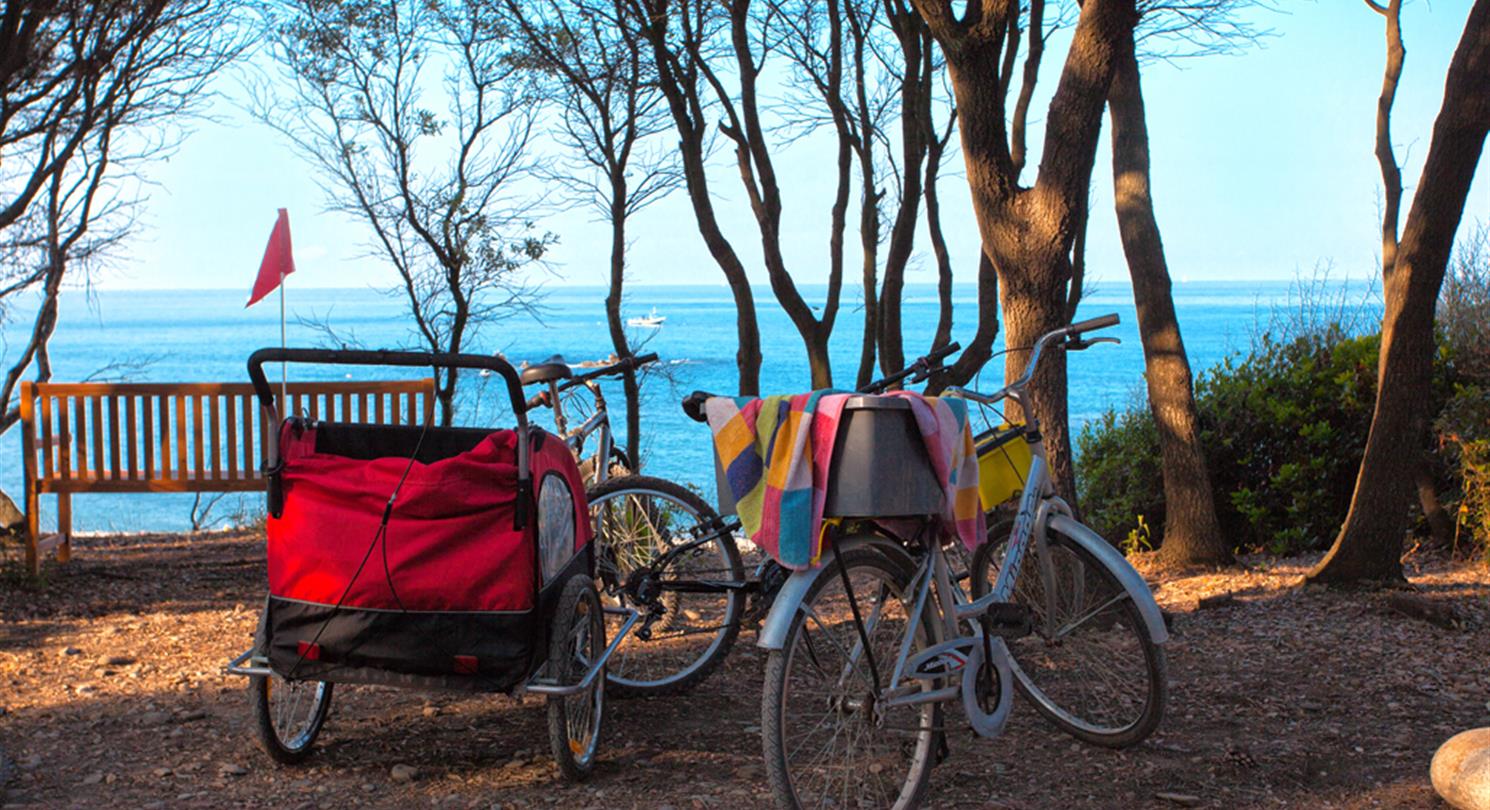 Camping vue sur la mer Méditerranee - Camping naturiste corse 