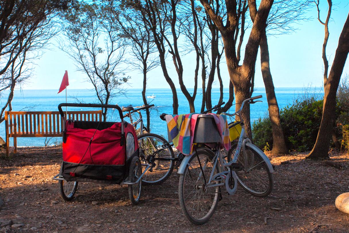 Camping vue sur la mer Méditerranee - Camping naturiste corse 