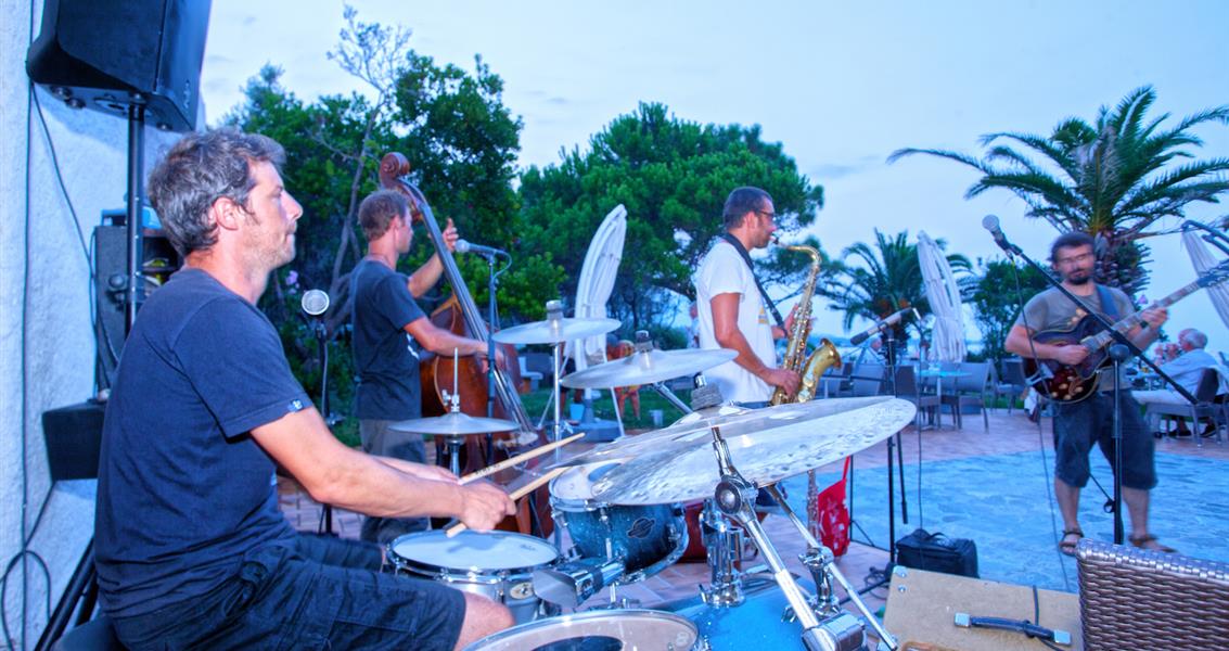 Concert au domaine de Bagheera, camping naturiste haute corse