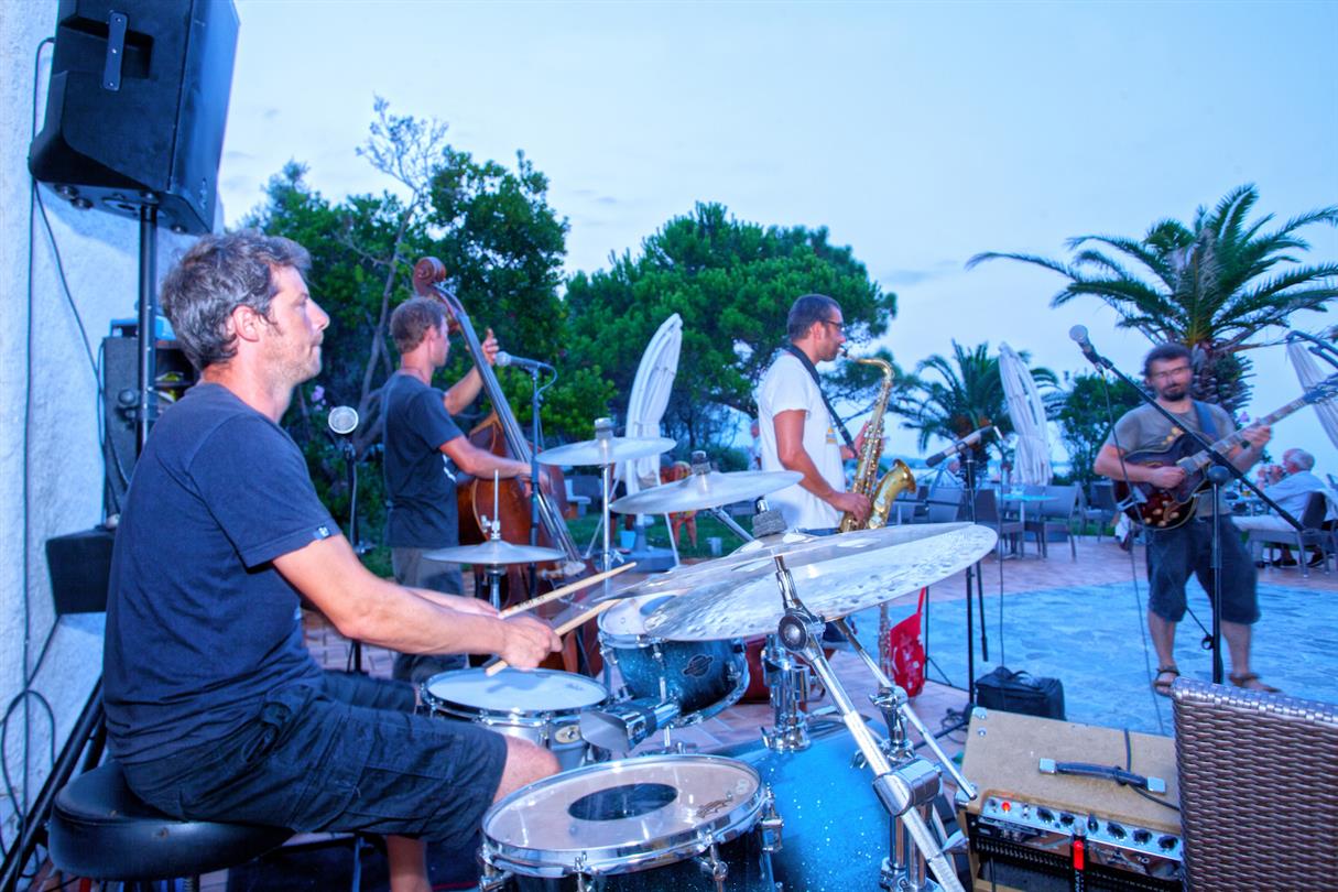 Concert au domaine de Bagheera, camping naturiste haute corse