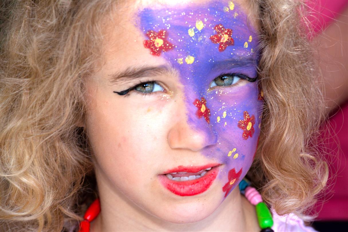 Maquillage pour enfants - Residence de vacances naturiste en Corse, camping naturiste corse