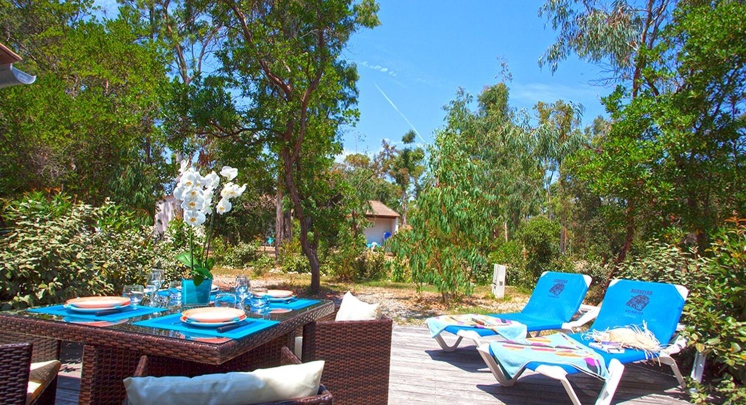 Location villa en camping naturiste Corse 4 étoiles au bord de la Méditerranee