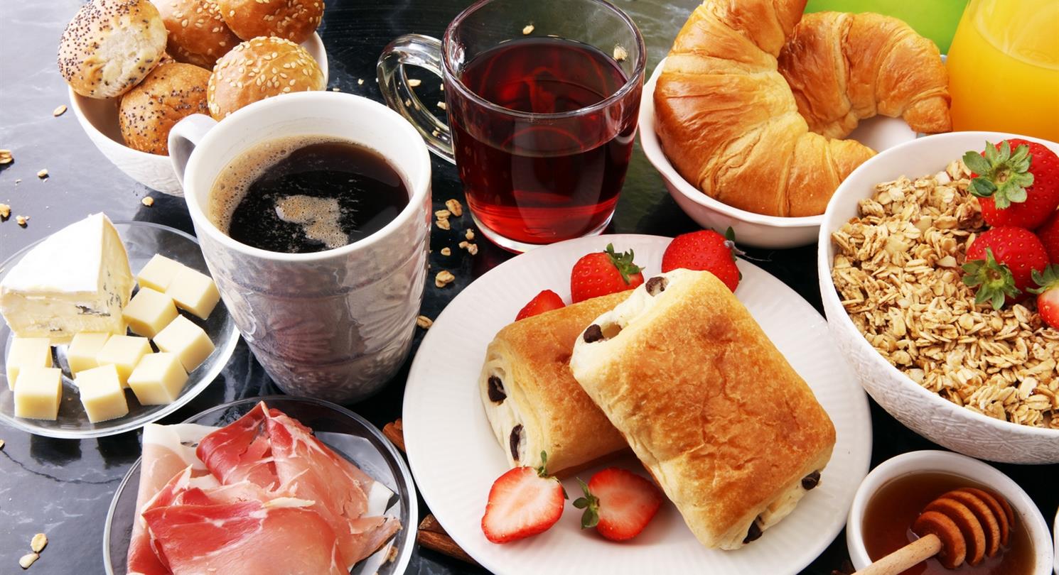 Petit déjeuner - Domaine naturiste de Bagheera avec restaurant bord de mer
