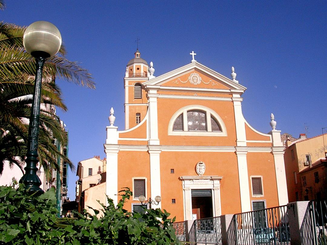 Cathedrale Ajaccio proche Domaine de Bagheera, camping naturiste corse Crédit photo OT Ajaccio