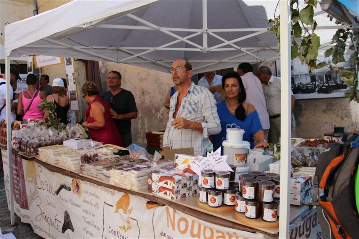 Foire de la noisette en Aout Cervioni - Domaine de Bagheera, camping naturiste haute corse 