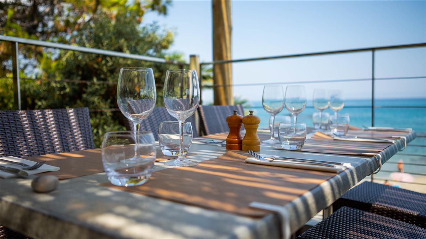 Restaurant proche Bastia avec terrasse vue mer Corse - Domaine de Bagheera