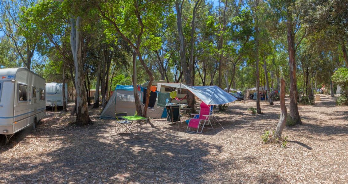 Emplacements camping bord de mer naturiste 4 Etoiles Corse, Linguizzetta - Domaine de Bagheera