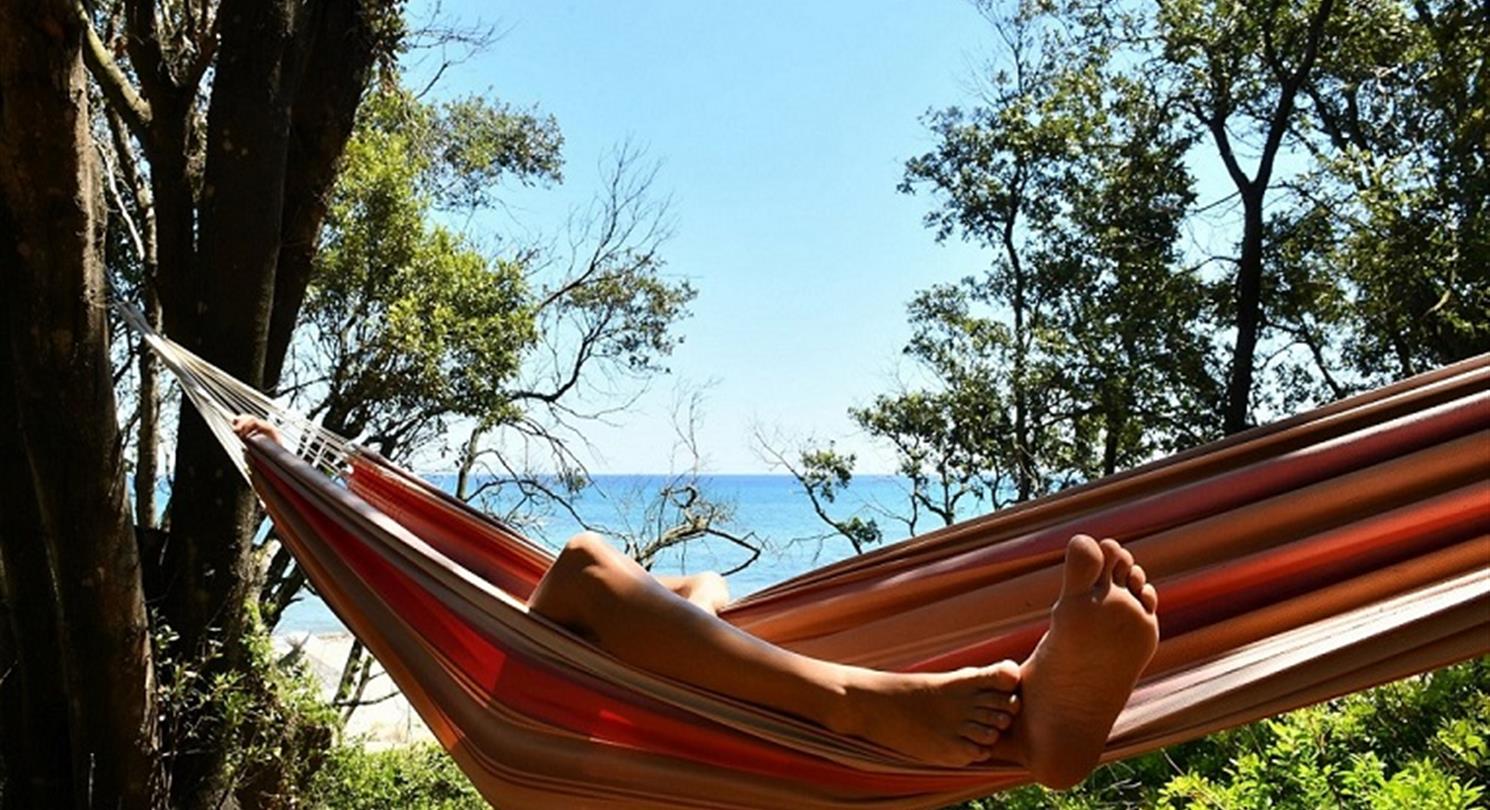 Location emplacement camping car camping naturiste Corse 