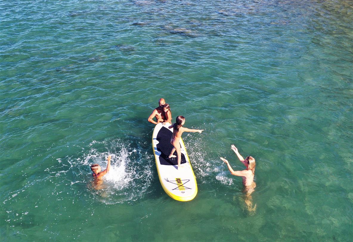 Location de paddle au camping naturiste corse, camping 4 étoiles au bord de la mer