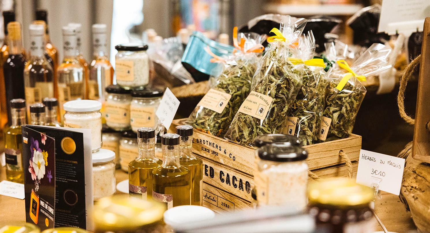 Epicerie du camping de Bagheera - Camping naturiste 4 étoiles au sud de Bastia