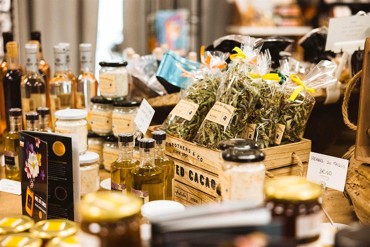 Epicerie du camping de Bagheera - Camping naturiste 4 étoiles au sud de Bastia