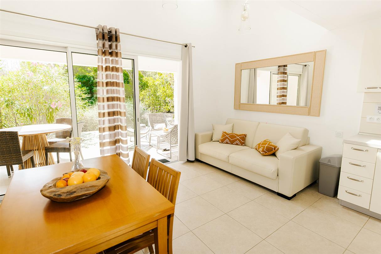 Promos vacances bord de mer en camping naturiste corse 4 etoiles proche Aleria